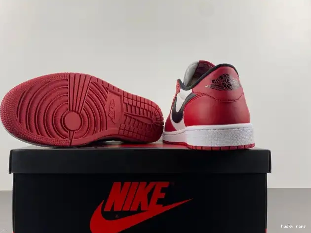 Rep Husky Low Jordan Air Chicago Retro 1 705329-600 0517